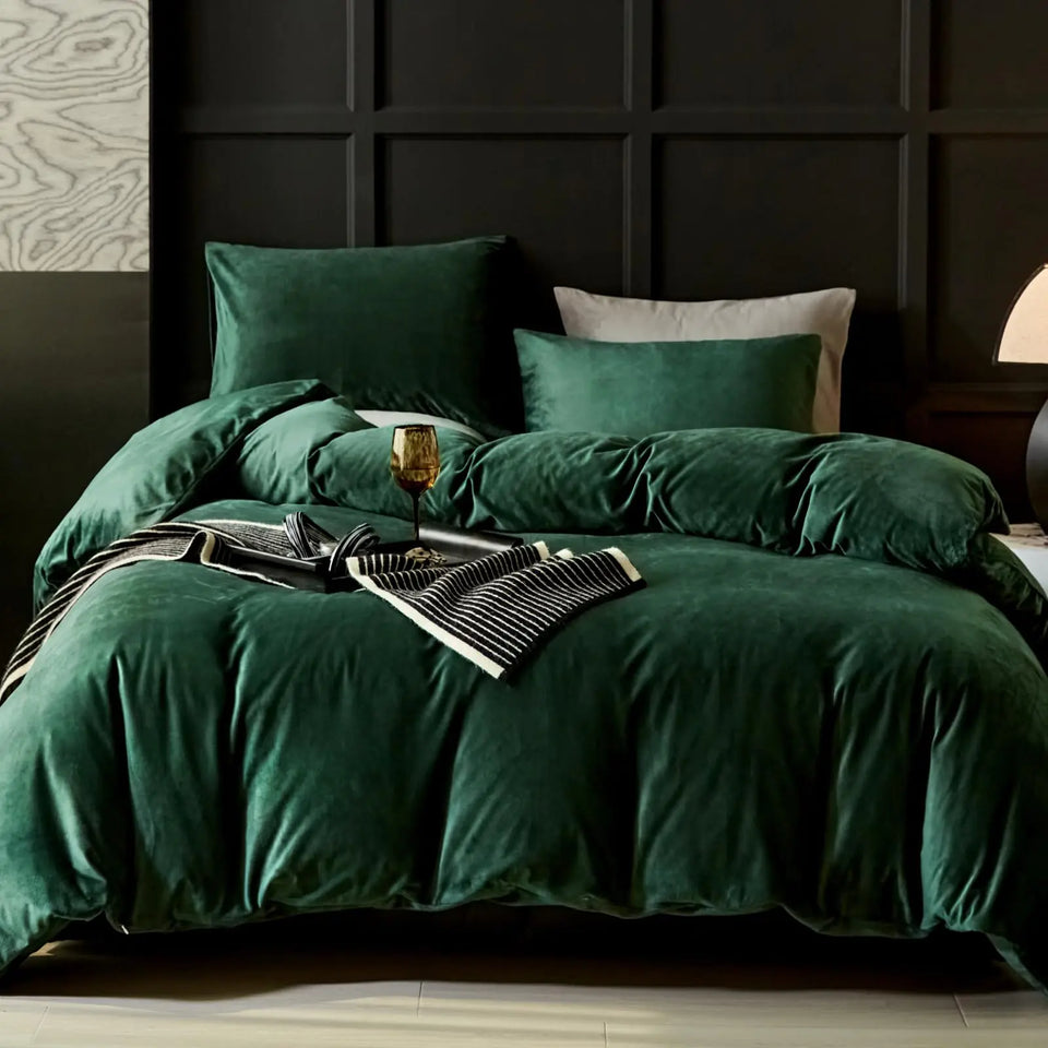 WARMDERN Emerald Green Velvet Duvet Cover Queen Size Flannel Duvet Cover Bedding Sets 3pcs Ultra Soft Luxury Textured Modern Crystal Velvet Duvet Covers with Zipper Closure(Emerald Green Queen)